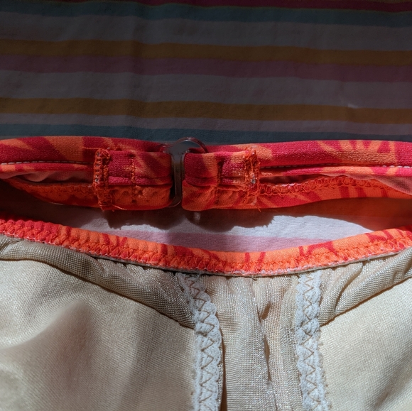 Vintage Orange & Red Hibiscus Floral Bikini Top - Picture 9 of 10